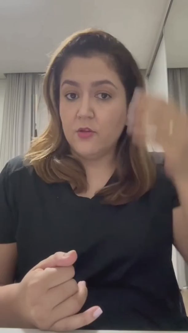 Cliente relata que tinha muita queda de cabelo e hoje não tem mais, e que a disposição também mudou.